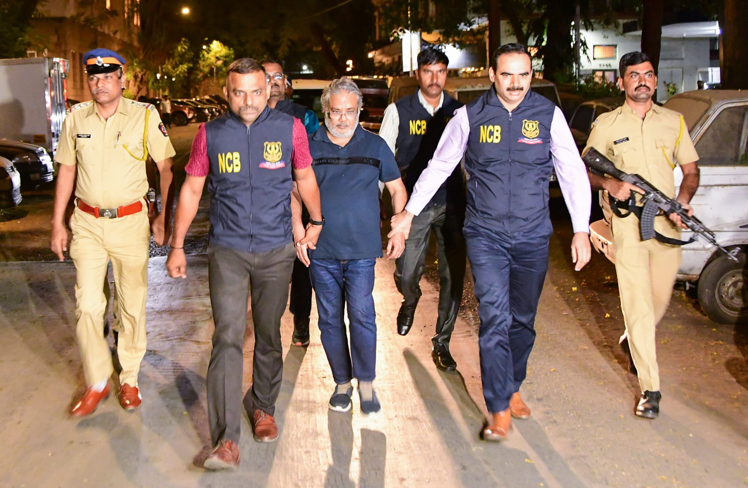 Mumbai: Notorious drug trafficker Mohammad Salim Dola, a close aide of fugitive gangster Dawood Ibrahim, is brought to the Narcotics Control Bureau office after being flown in from Delhi, in Mumbai district of Maharashtra on Wednesday, April 29, 2026. (IANS)