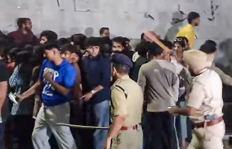 Phagwara: Police use mild force to disperse protesting students at Lovely Professional University (LPU), in Phagwara, Punjab, on Sunday, September 27, 2026. (Photo: IANS/Video Grab)