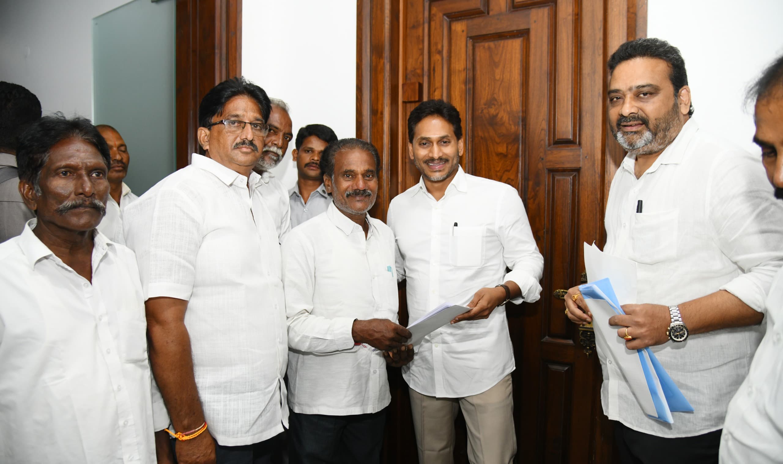 Jagan assures legal support to farmers over ‘Lanka lands’ dispute