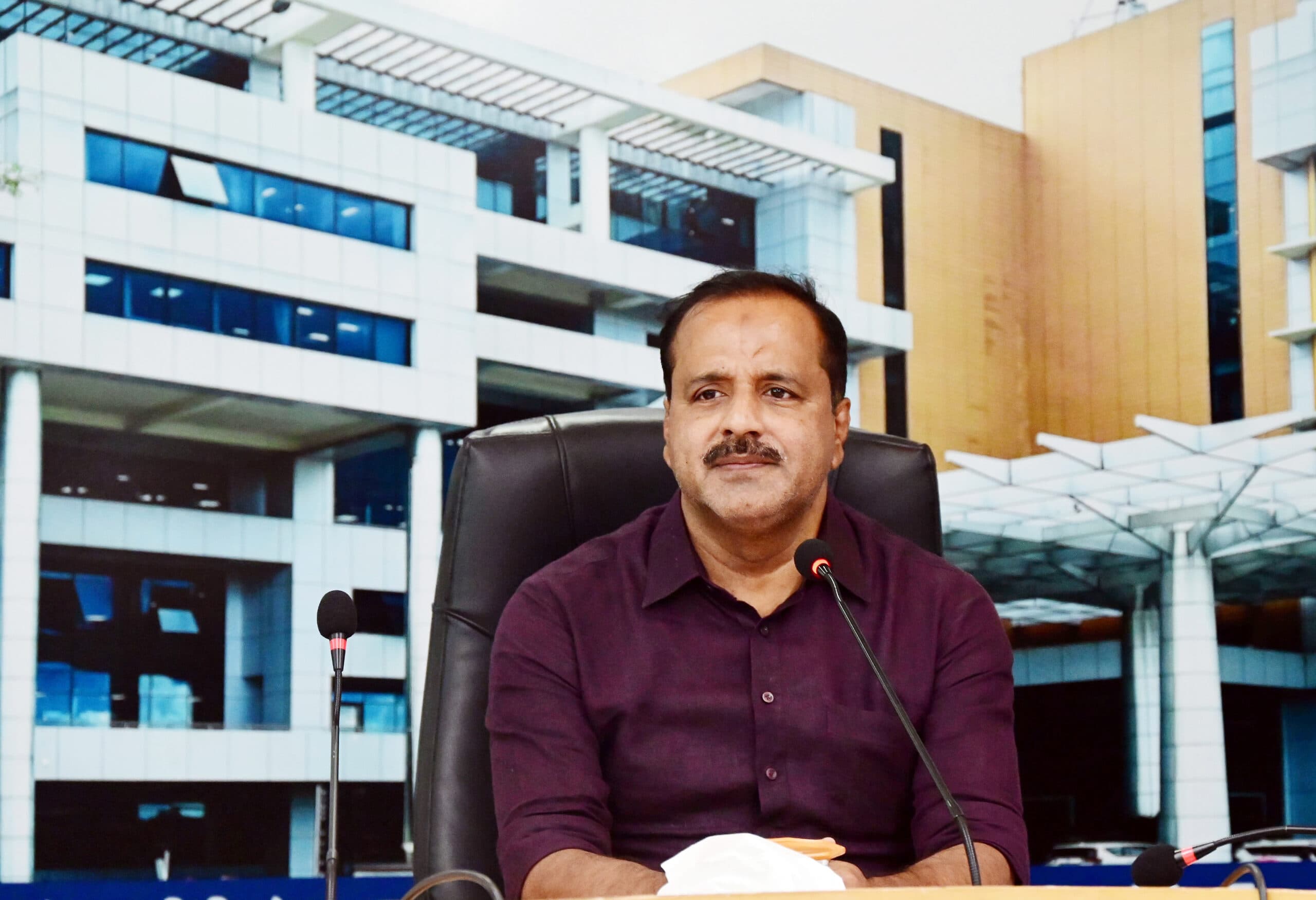 Bengaluru: Karnataka Health and Family Welfare Minister U.T. Khader holds a review meeting at Arogya Soudha in Bengaluru, Karnataka, on Wednesday, June 10, 2026. (Photo: IANS)