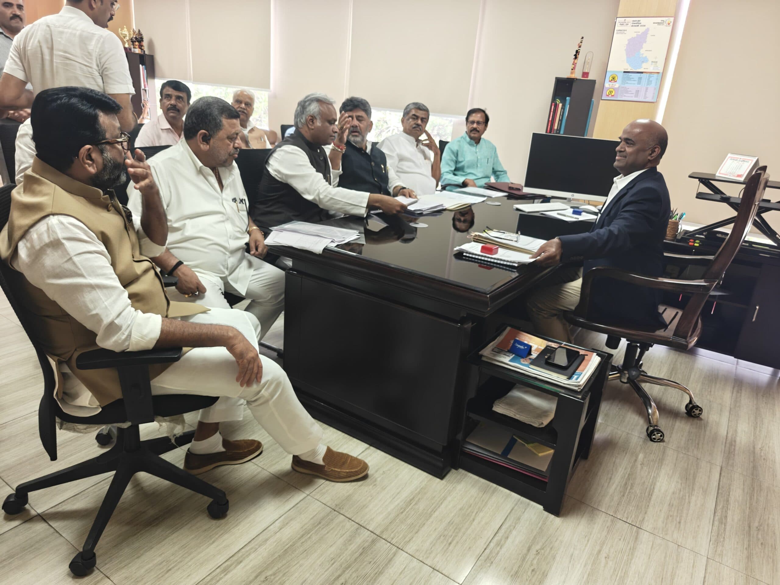 Karnataka CM meets CEO, seek action over alleged bid to delete voters through pre-filled Form 7