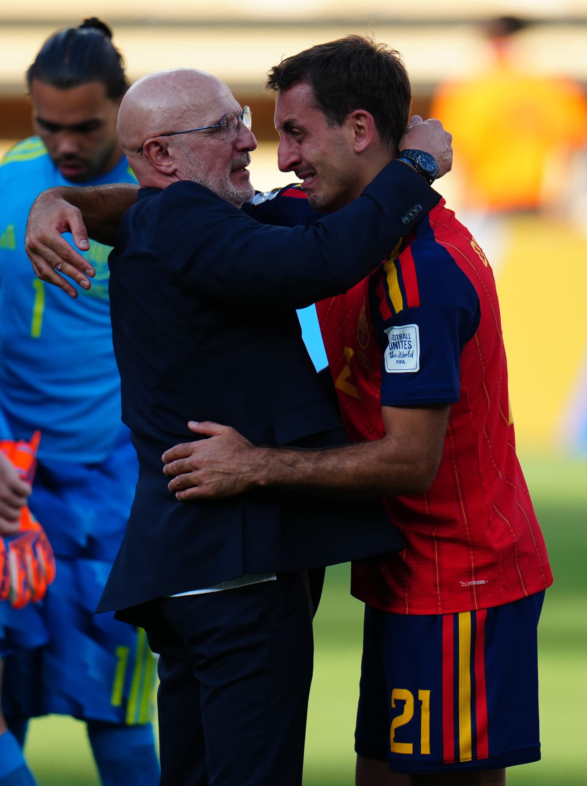 New Jersey: Luis de la Fuente (L), head coach of Spain hugs Mikel Oyarzabal of Spain after the final match between Spain and Argentina at the 2026 FIFA World Cup at the New York New Jersey Stadium, the United States, July 19, 2026. (Photo: Xinhua via IANS)