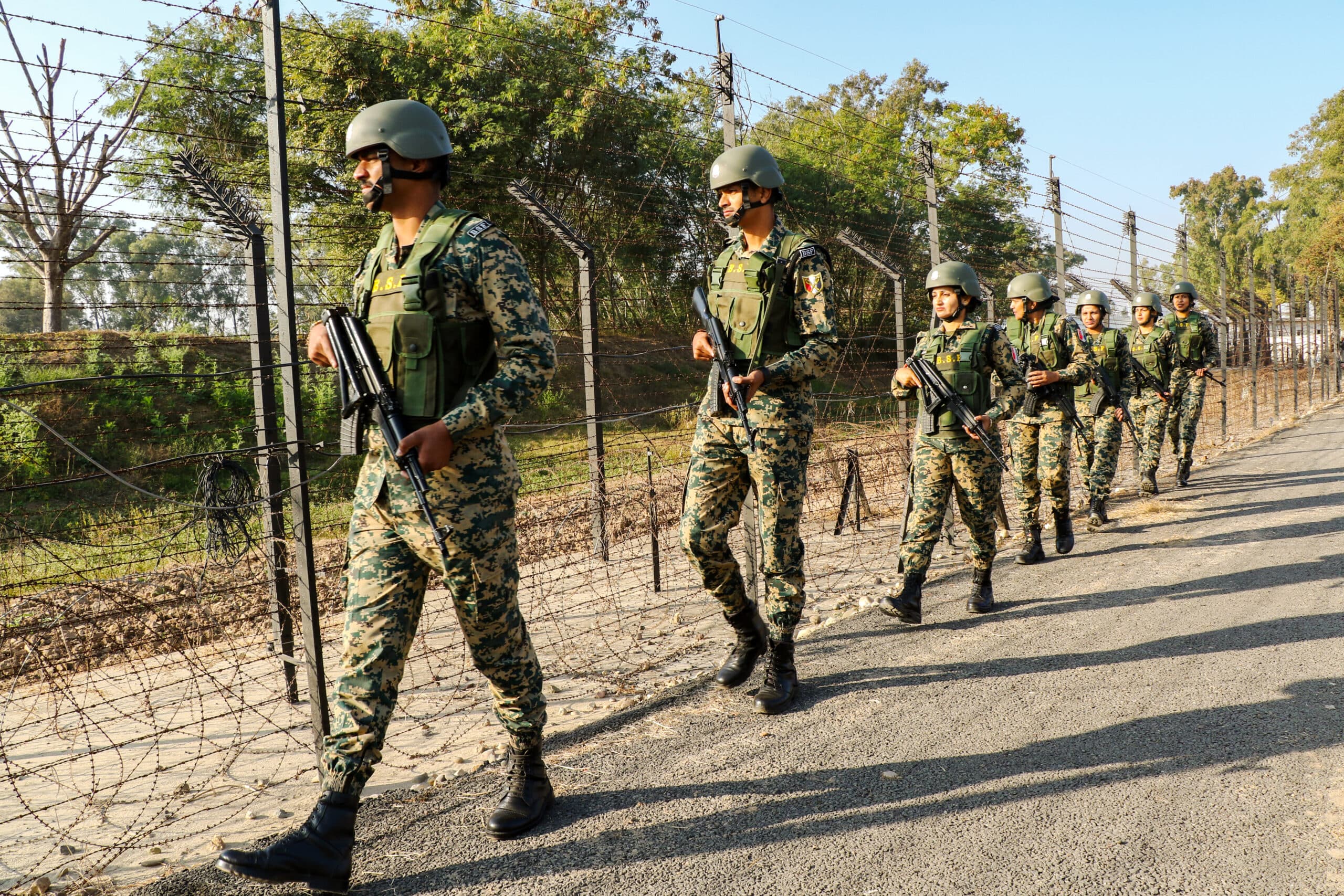 Jammu: Border Security Force (BSF) personnel patrol the India–Pakistan International Border at the Octroi post in R. S. Pura amid cold weather in Jammu on Saturday, November 29, 2025. (Photo: IANS)