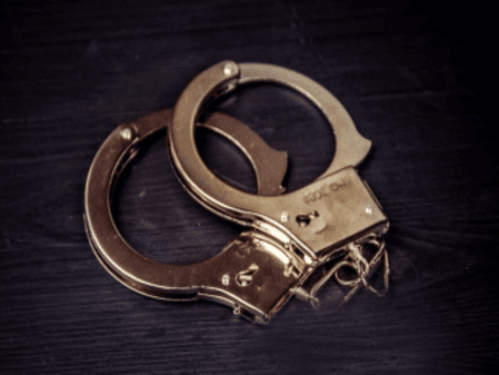 Fake cop held in Mumbai’s Bandra after confronting traffic police; car without number plate seized